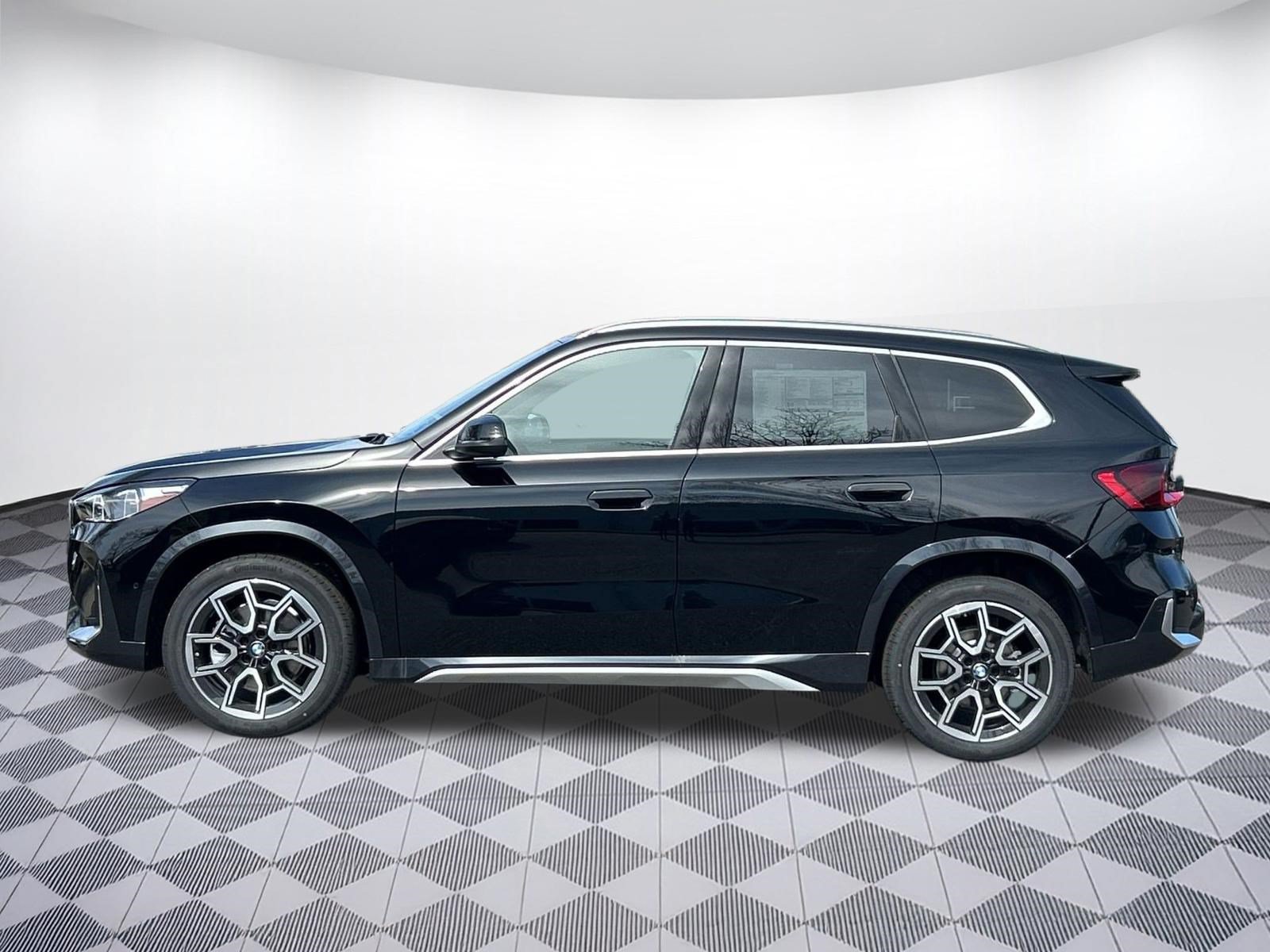 Used 2026 BMW X1 xDrive28i w/ Convenience Package AWD/4WD image 2