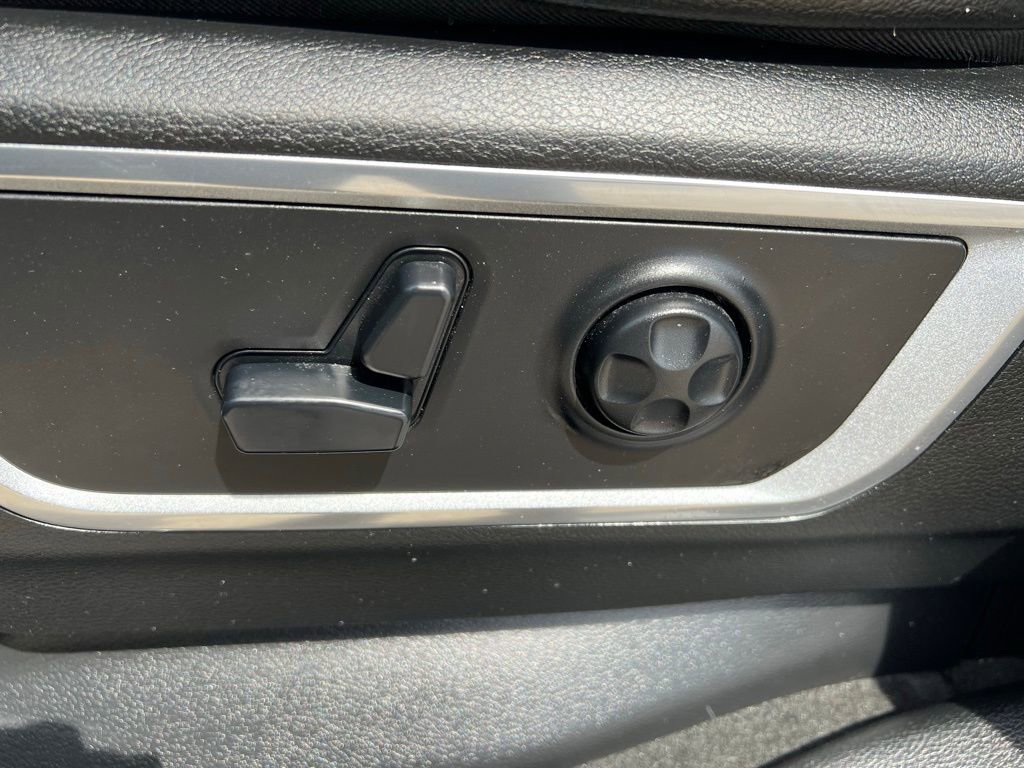 Used 2020 RAM 1500 Laramie w/ Sport Appearance Package AWD/4WD image 32