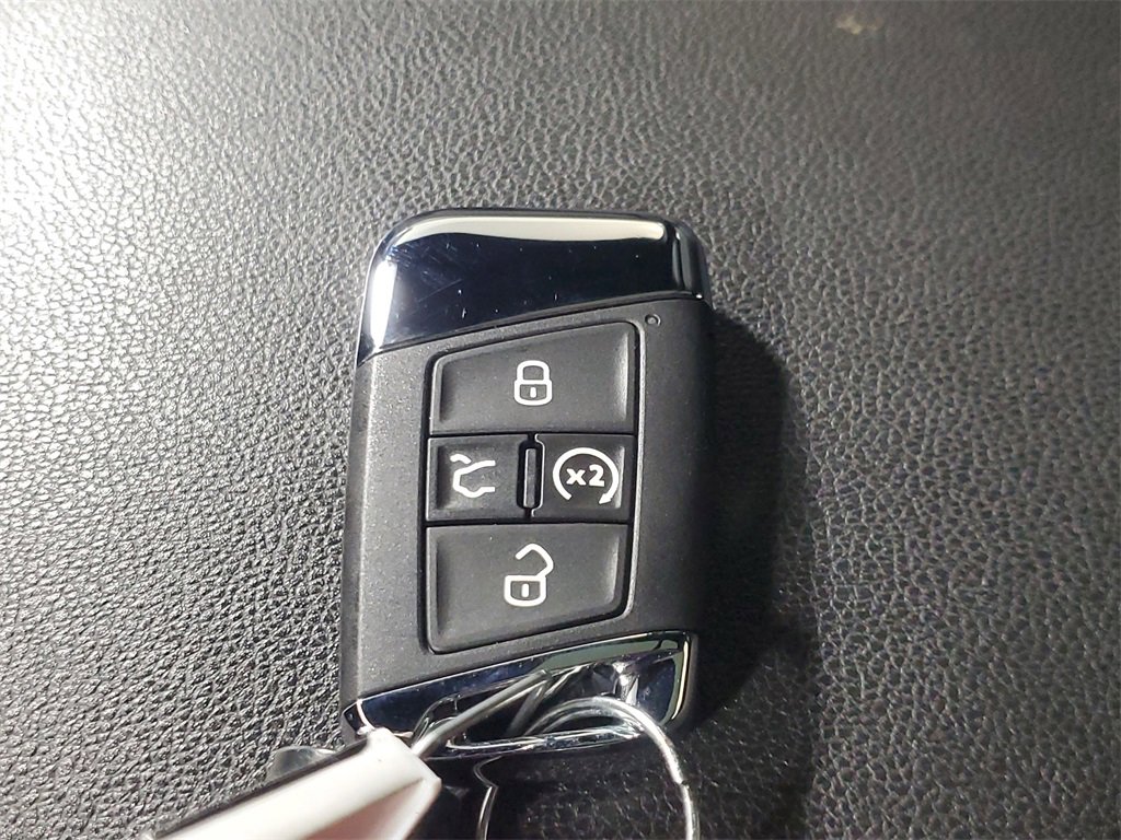 Used 2023 Volkswagen Atlas Cross Sport SEL R-Line image 28