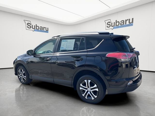 Used 2017 Toyota RAV4 LE FWD image 5