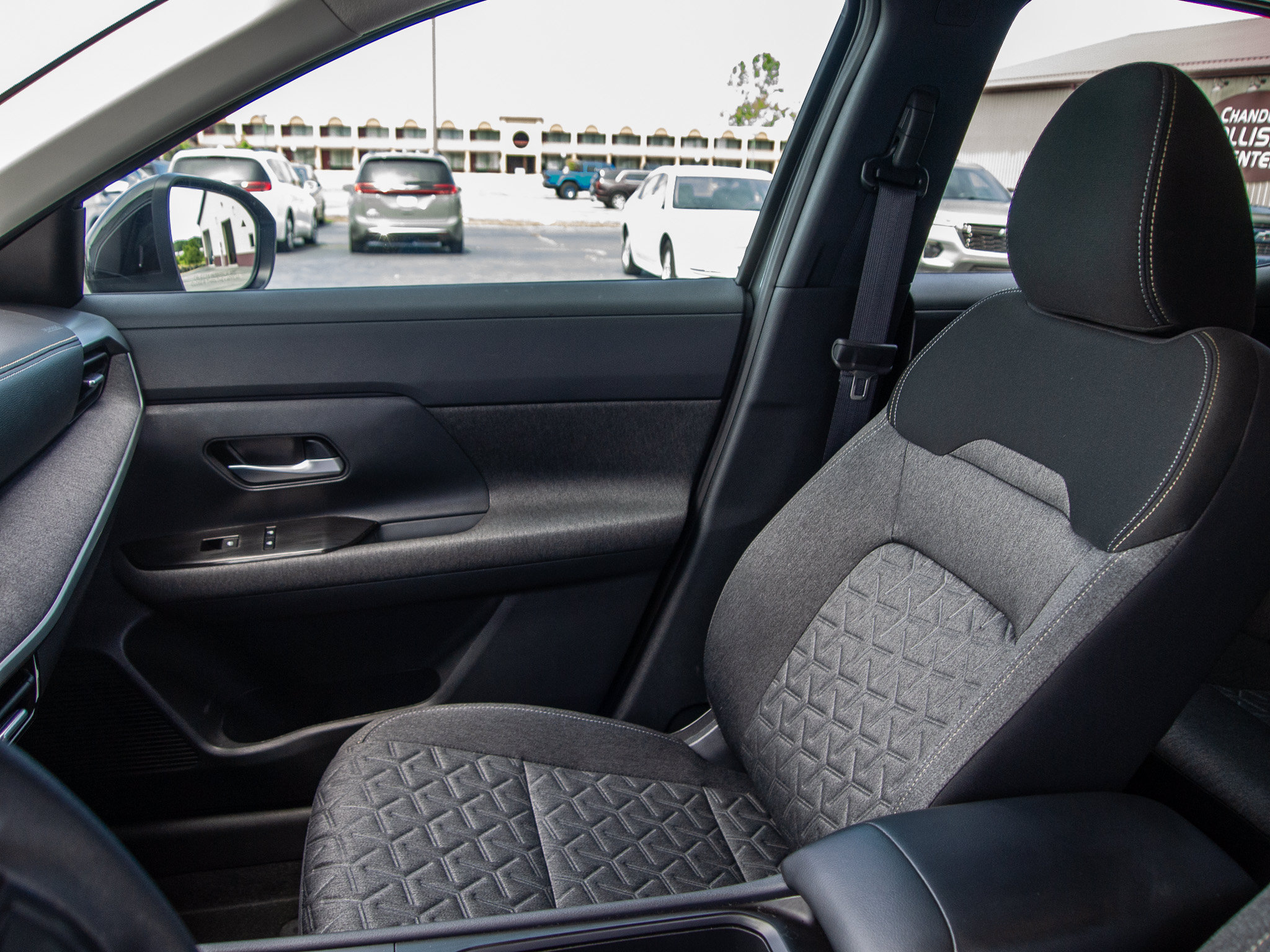 Used 2026 Nissan Kicks SV FWD image 14