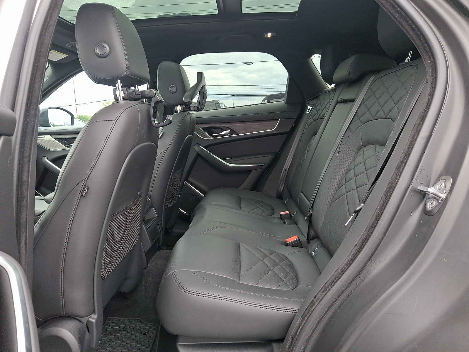 Used 2022 Jaguar F-PACE S AWD/4WD image 10