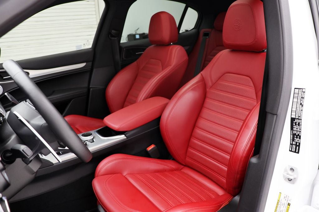 Used 2022 Alfa Romeo Stelvio Veloce image 17