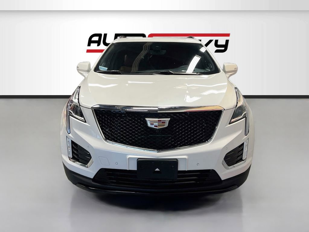 Used 2025 Cadillac XT5 Sportv w/ Technology Package AWD/4WD image 2