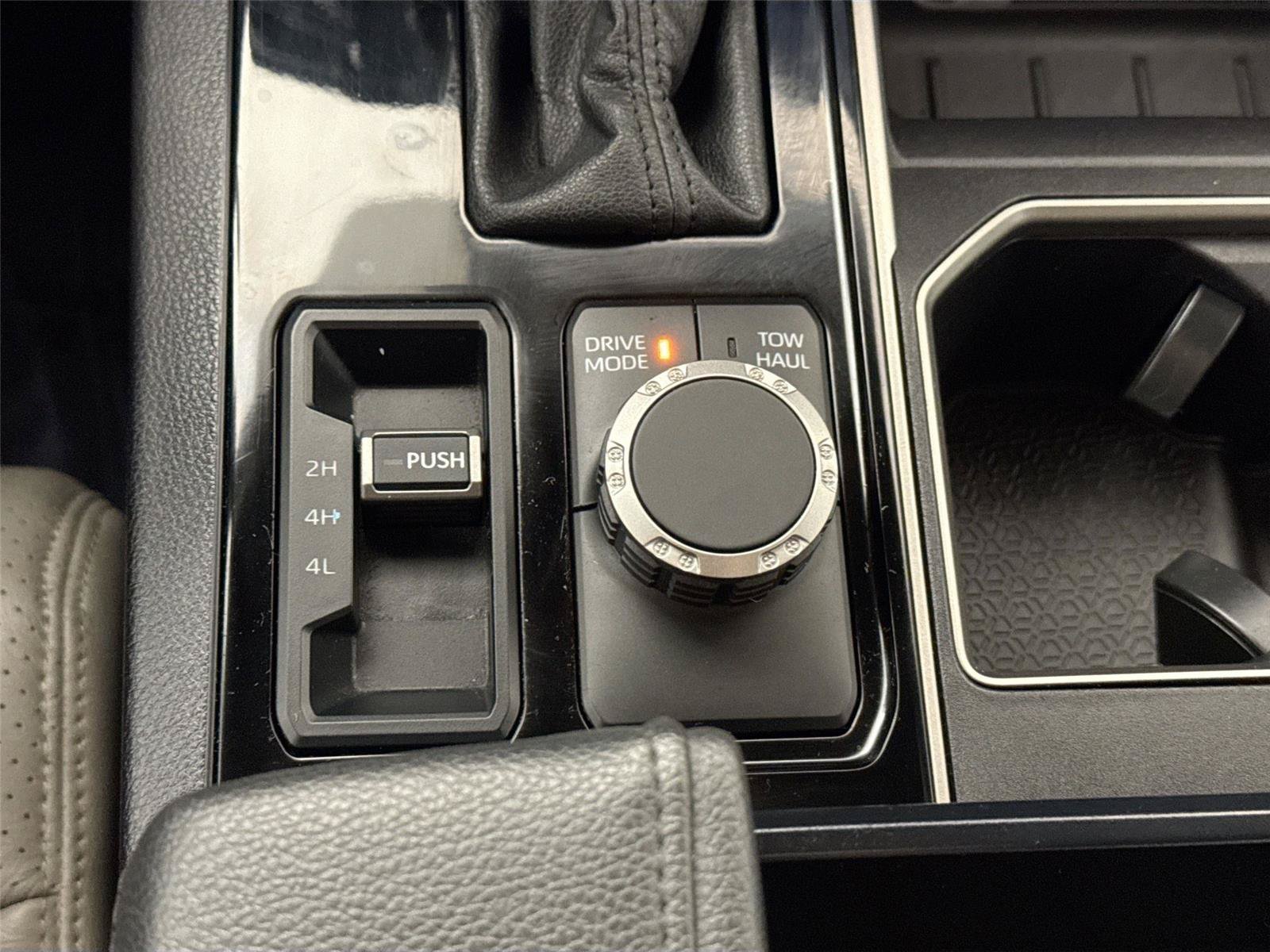 Used 2025 Toyota Tundra SR5 AWD/4WD image 27
