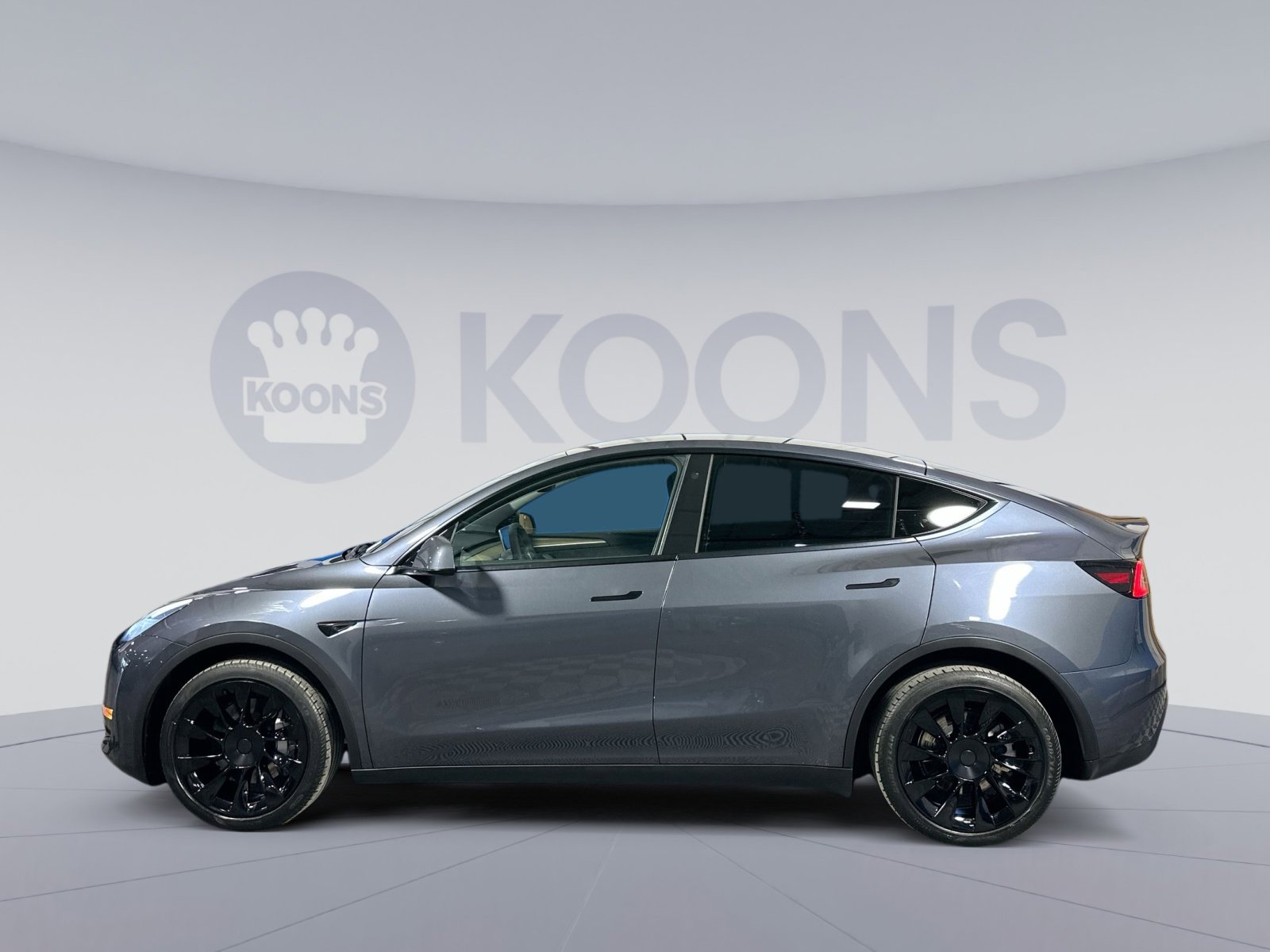 Used 2023 Tesla Model Y Long Range image 2