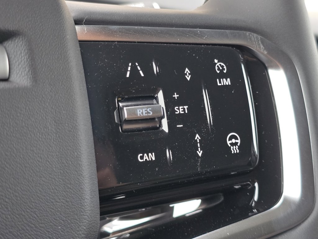 New 2025 Land Rover Discovery Sport S image 15