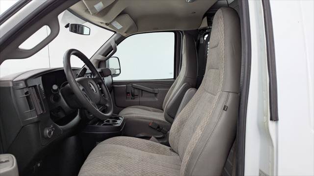 Used 2017 GMC Savana 2500 RWD image 14