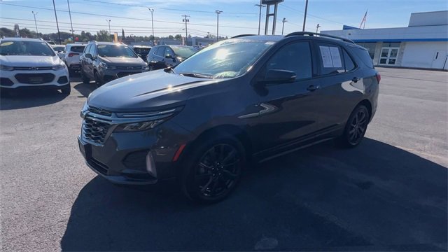 Used 2022 Chevrolet Equinox RS w/ Infotainment Package image 4