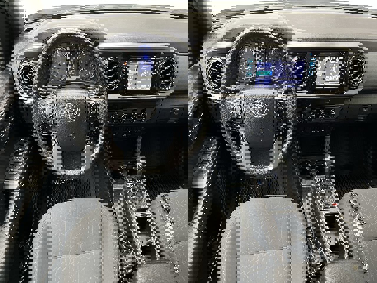 Used 2019 Toyota Tacoma TRD Sport image 11