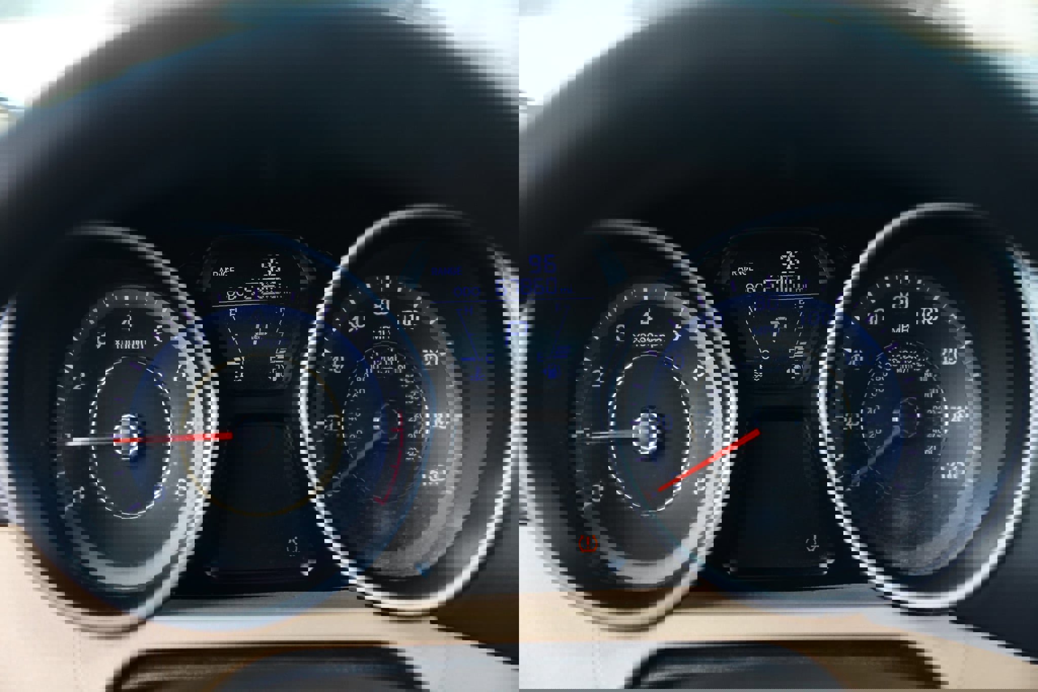 Used 2013 Hyundai Elantra GLS w/ Preferred Pkg image 35