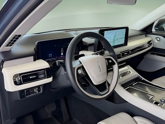 Used 2025 Lincoln Aviator Reserve w/ Luxury Package RWD image 18