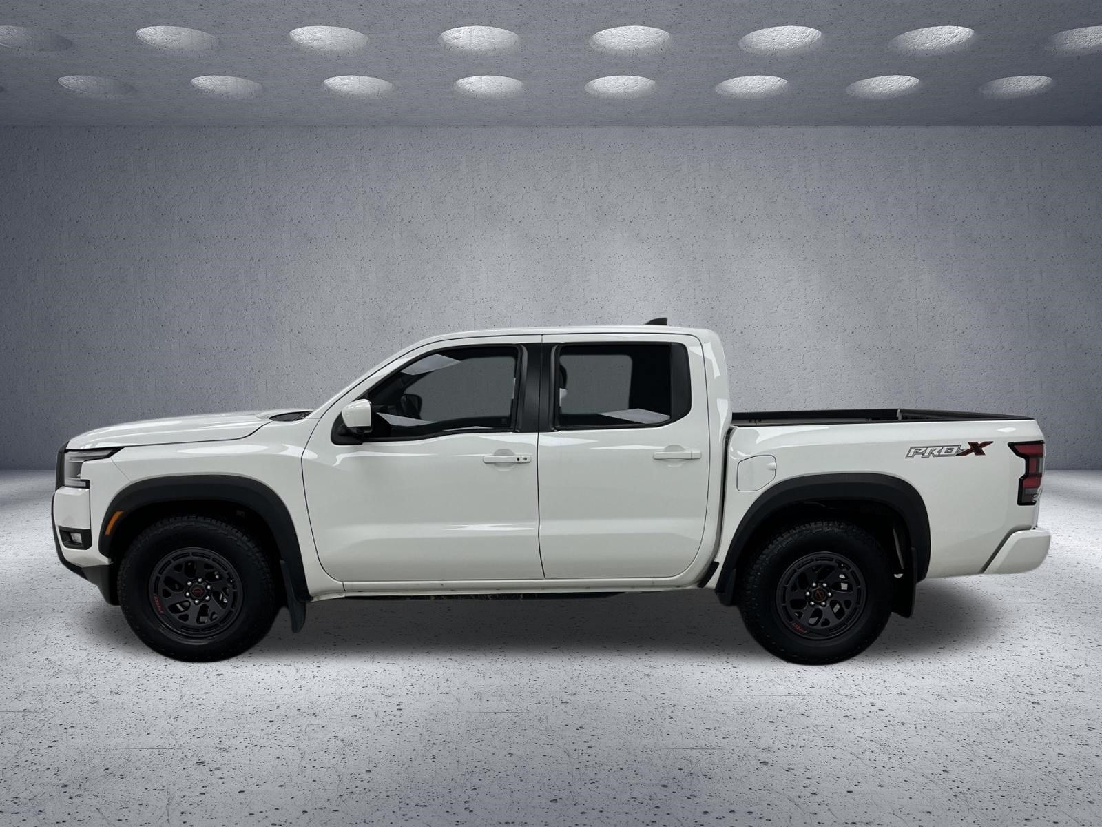 Used 2025 Nissan Frontier Pro-X w/ Pro Convenience Package RWD image 2