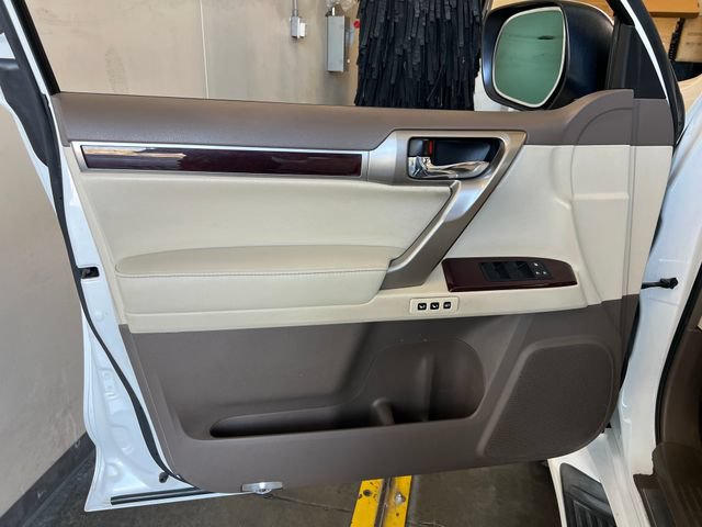 Used 2015 Lexus GX 460 Luxury AWD/4WD image 35