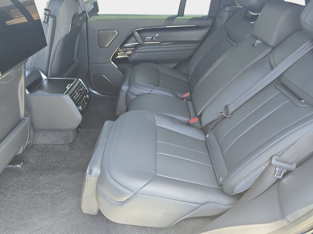 Certified 2023 Land Rover Range Rover SV AWD/4WD image 19