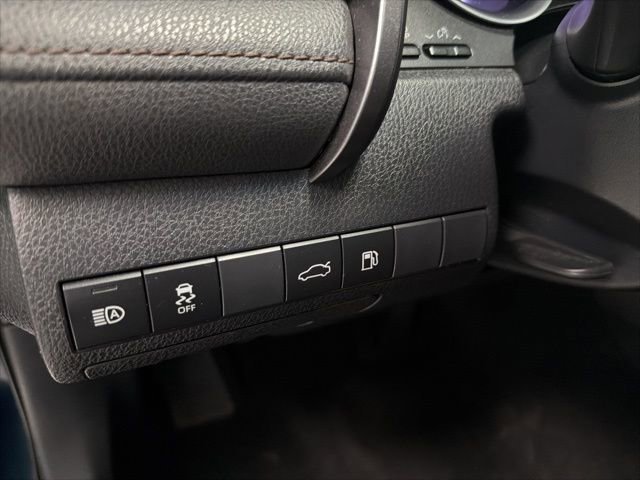 Used 2018 Toyota Camry LE image 19