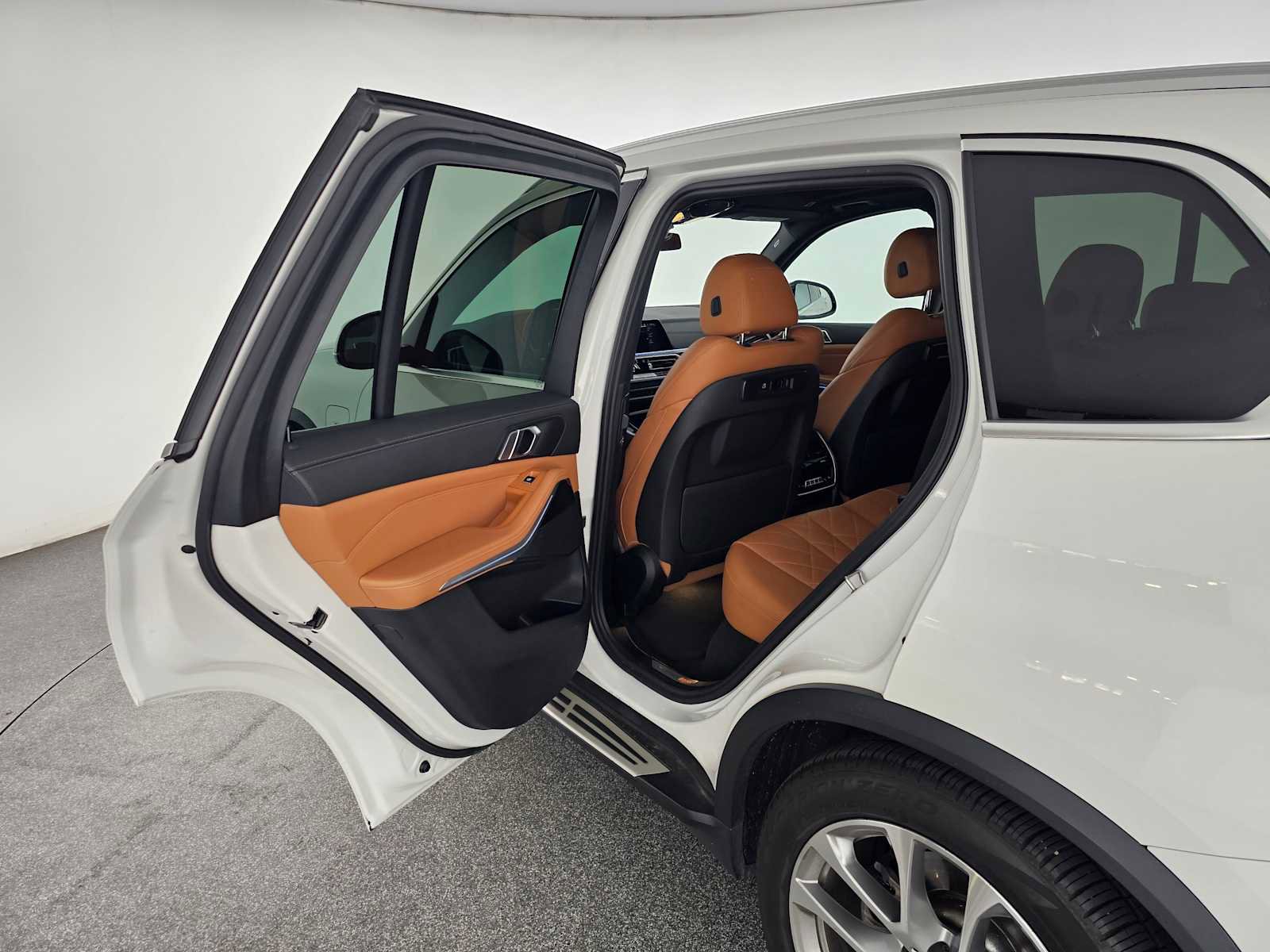 Used 2023 BMW X5 xDrive45e image 15