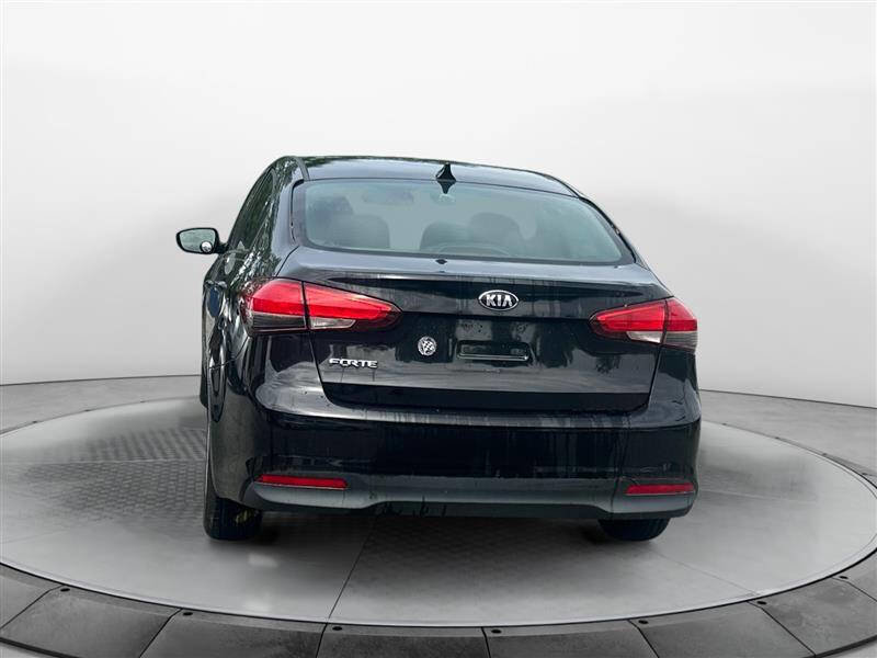 Used 2017 Kia Forte LX image 4