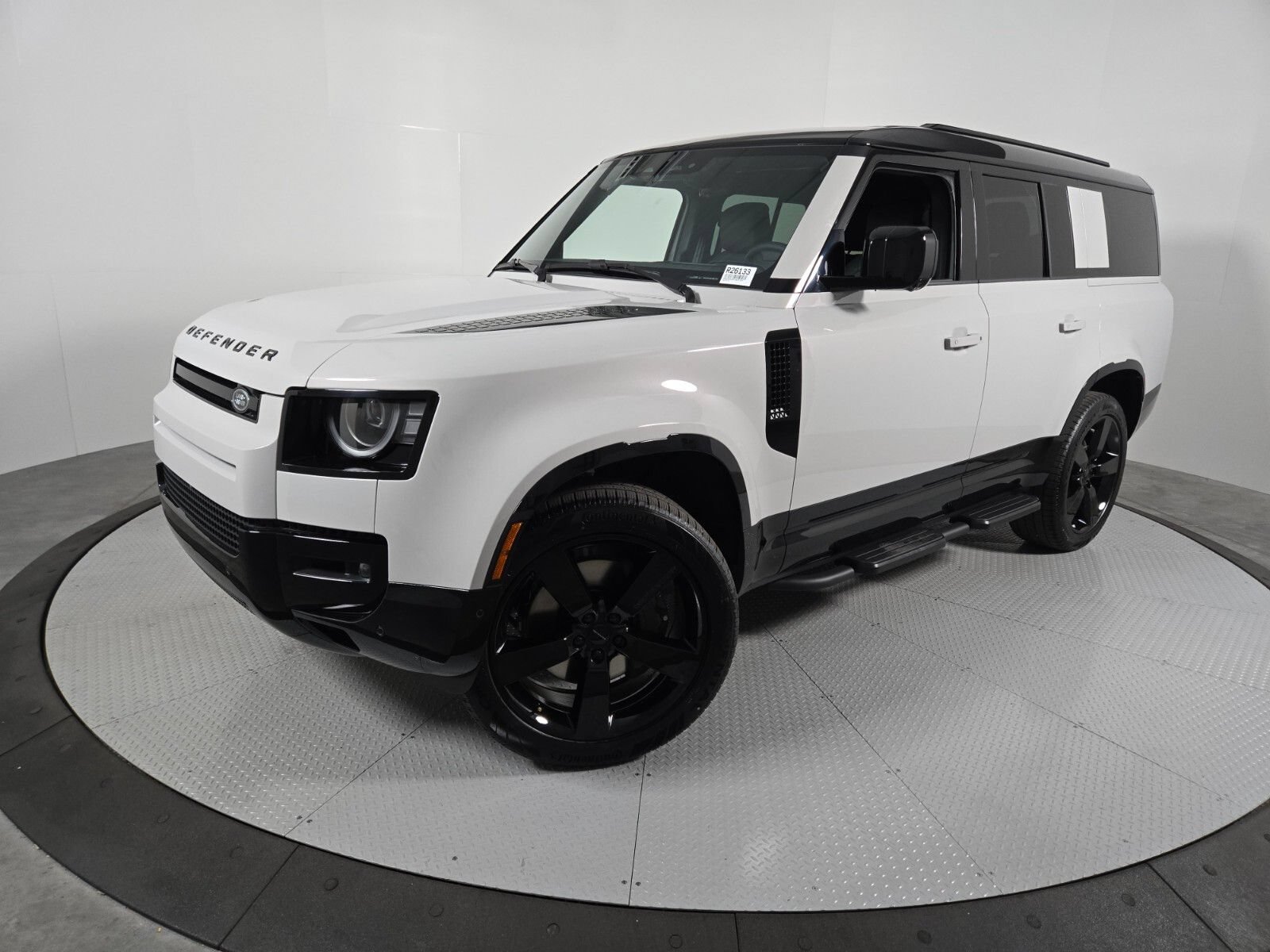 New 2026 Land Rover Defender 130 X-Dynamic SE AWD/4WD image 1