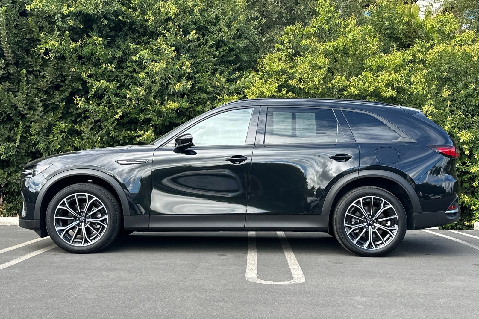 Certified 2025 MAZDA CX-70 Plug-In Hybrid w/ Premium Pkg image 8