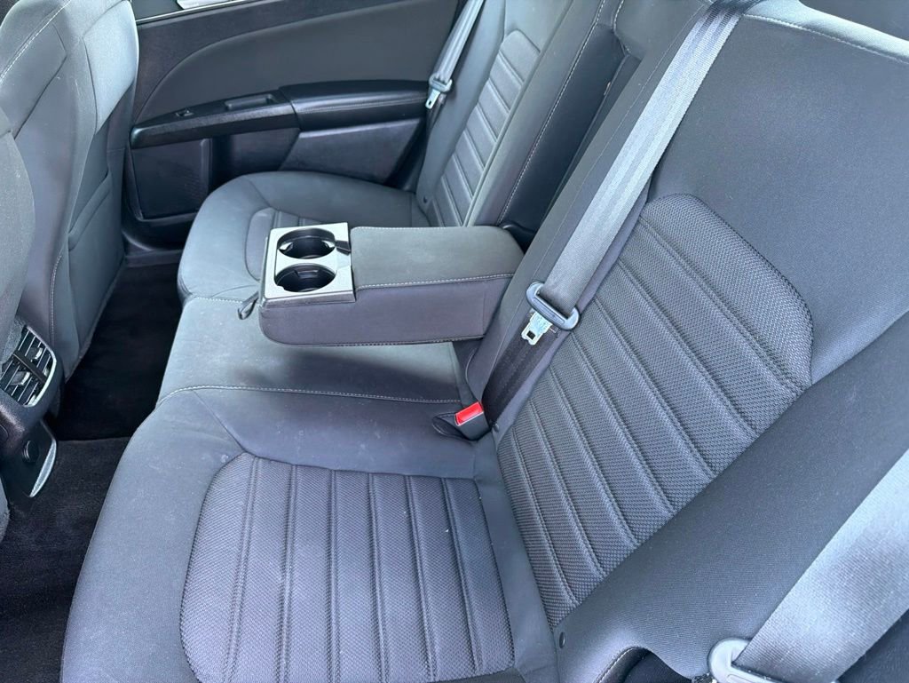 Used 2019 Ford Fusion SE FWD image 10