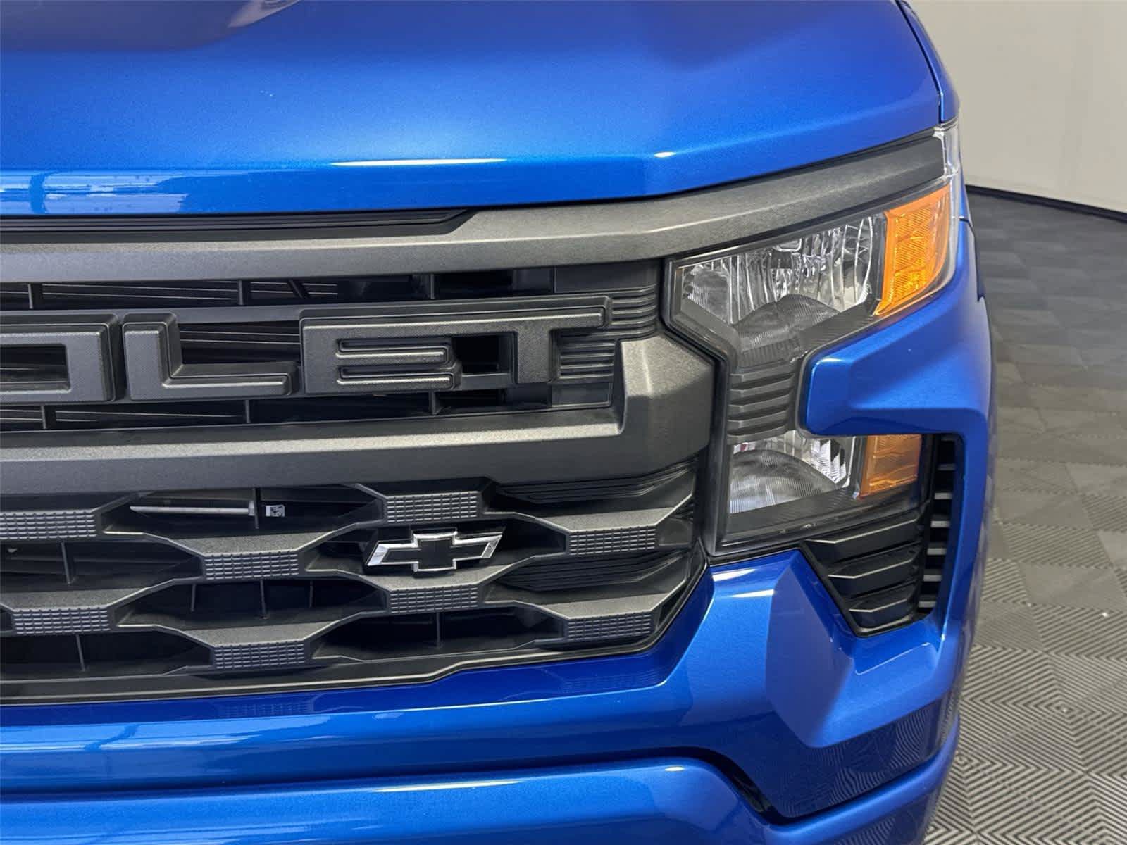 Used 2022 Chevrolet Silverado 1500 Custom AWD/4WD image 9