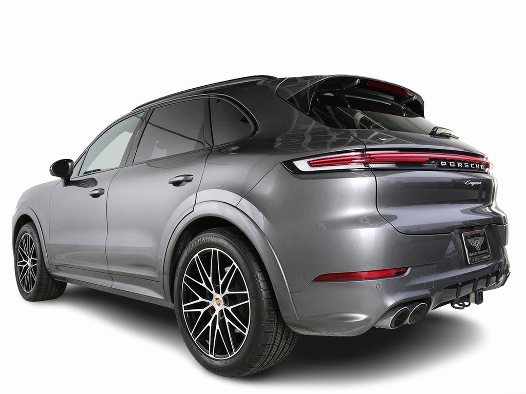Used 2025 Porsche Cayenne image 7