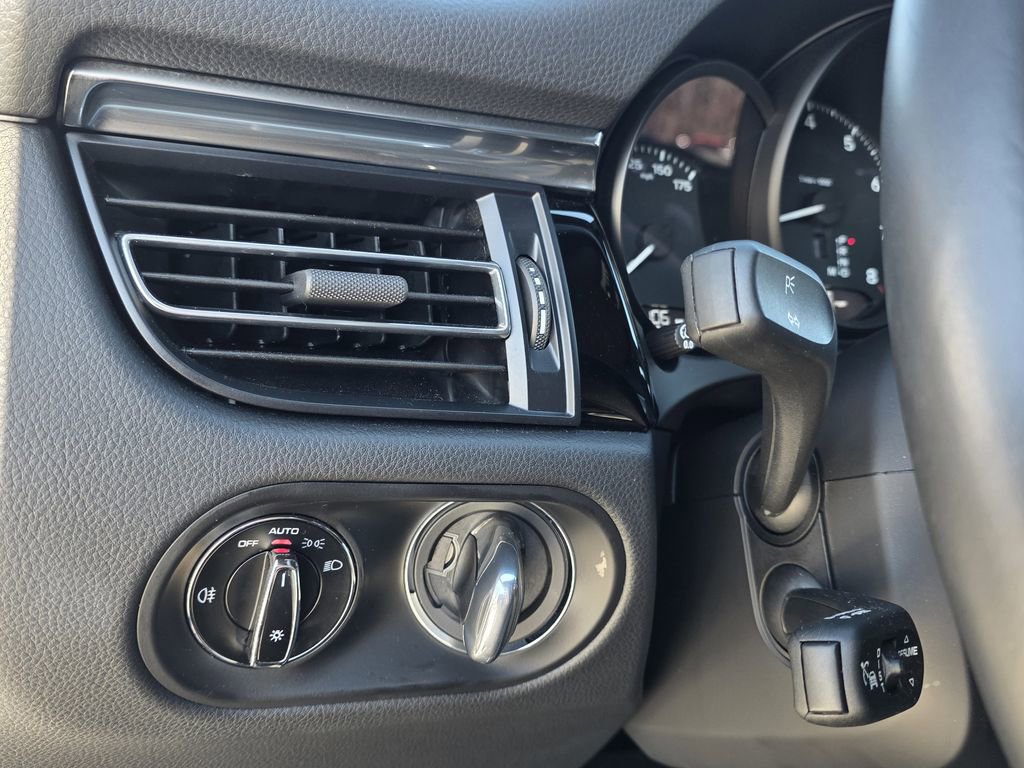 New 2025 Porsche Macan Turbo image 24