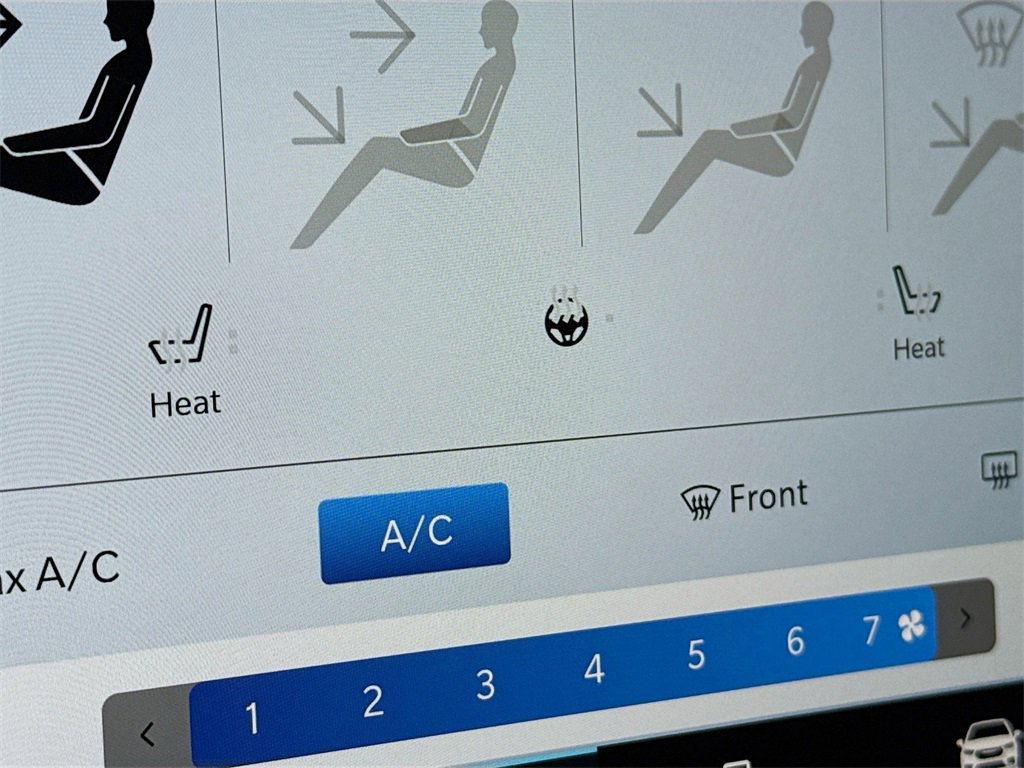 New 2025 Chrysler Pacifica Select image 21