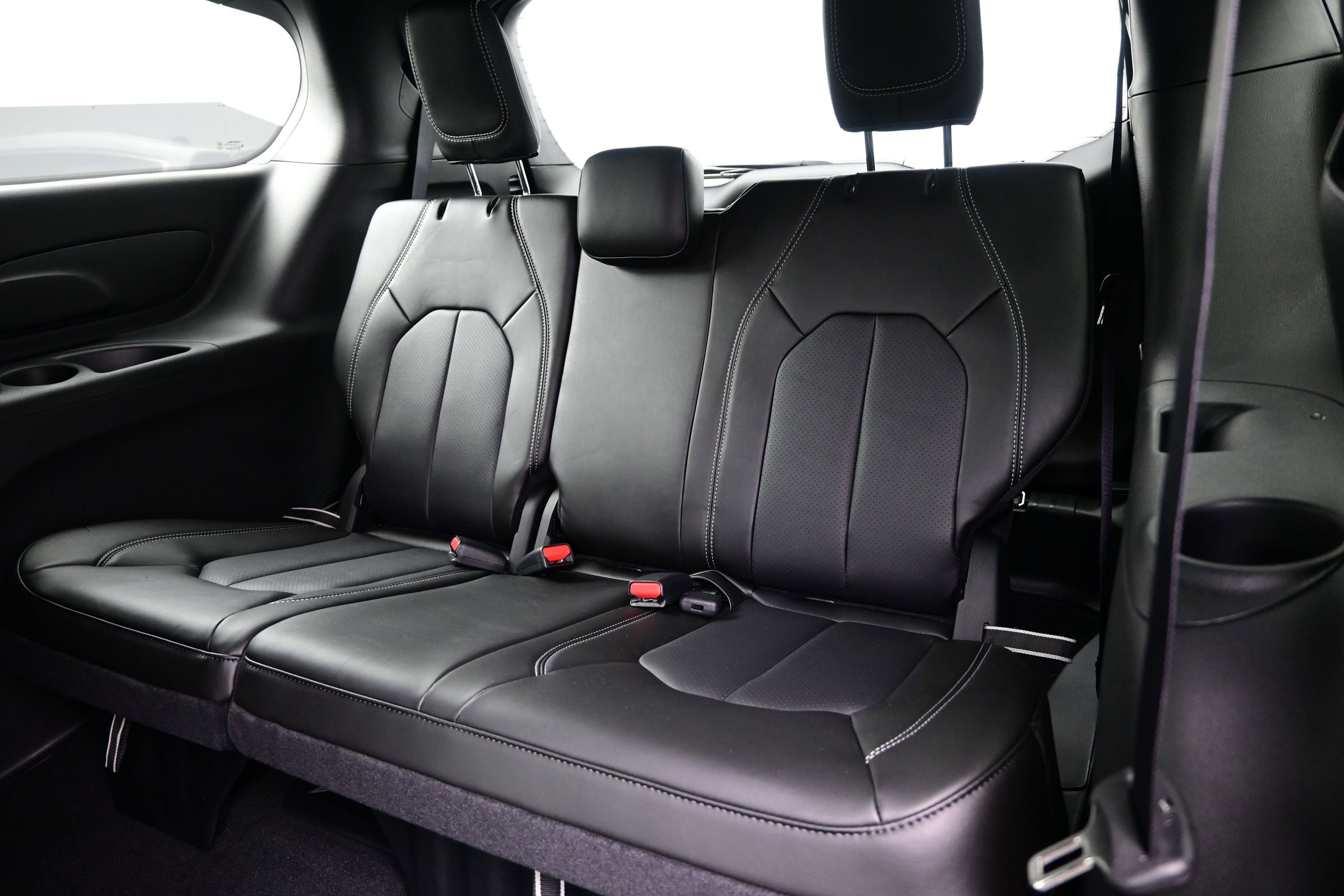New 2027 Chrysler Pacifica Select AWD/4WD image 11
