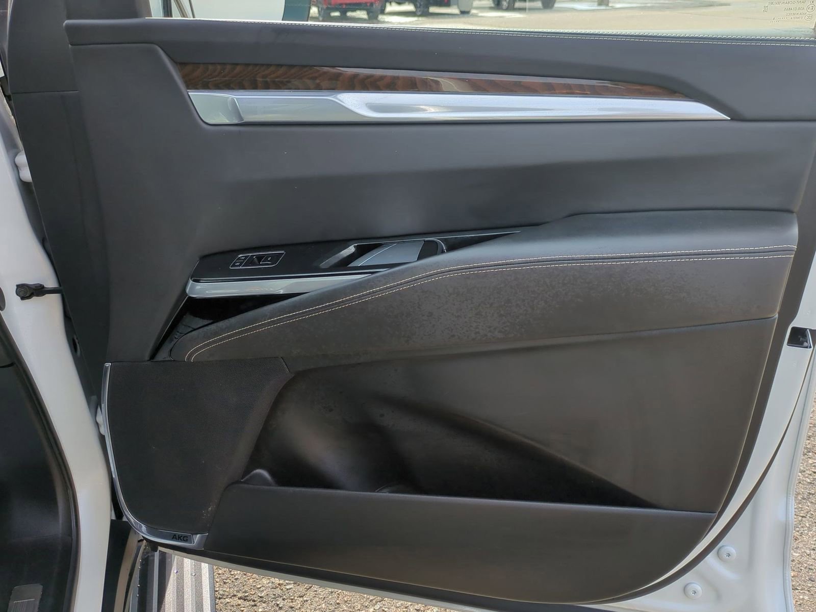 Certified 2025 Cadillac Escalade ESV Sport Platinum image 29
