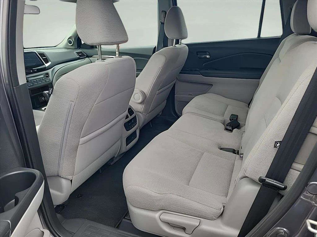 Used 2017 Honda Pilot EX image 16