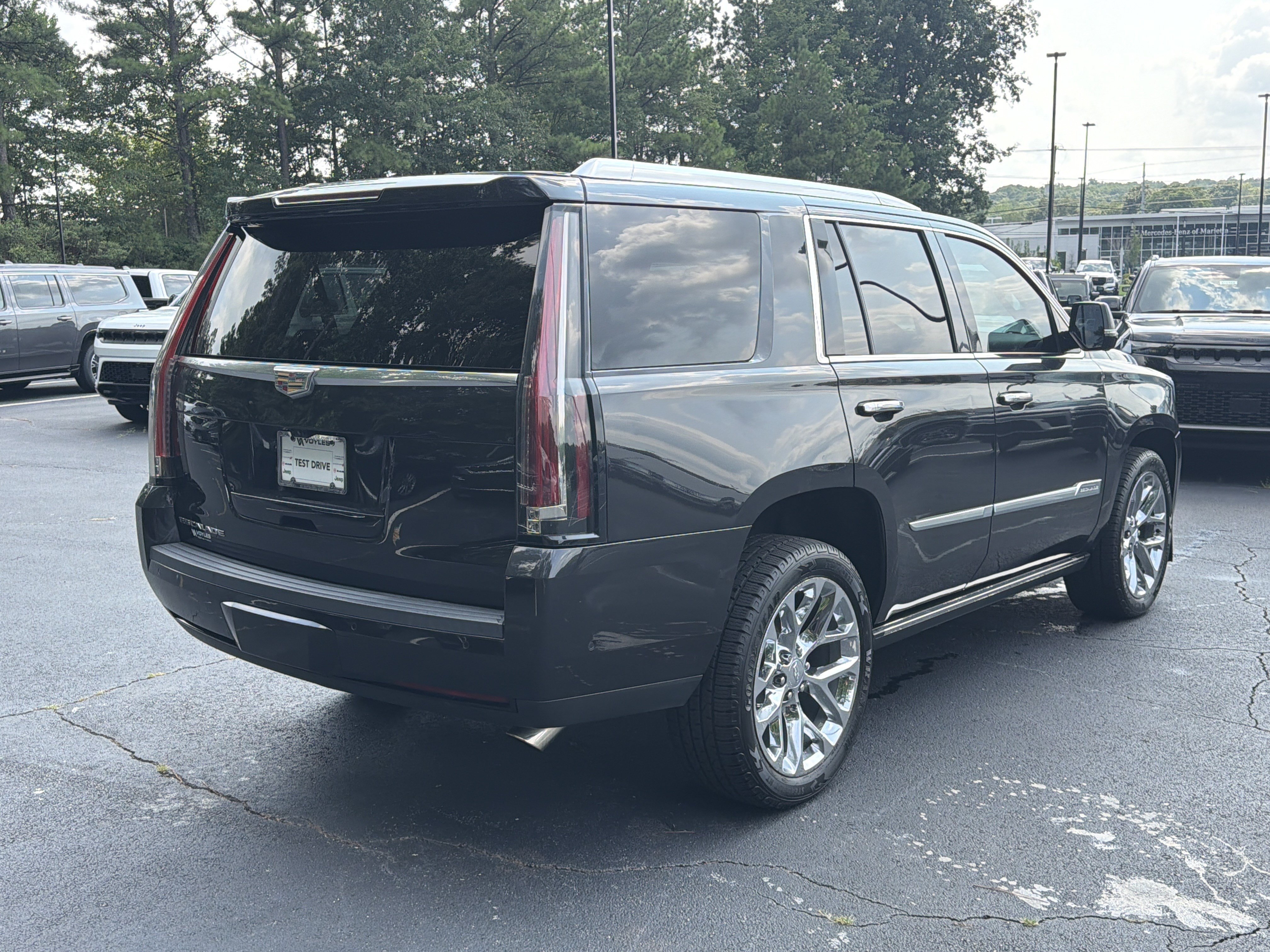 Used 2019 Cadillac Escalade Platinum AWD/4WD image 8