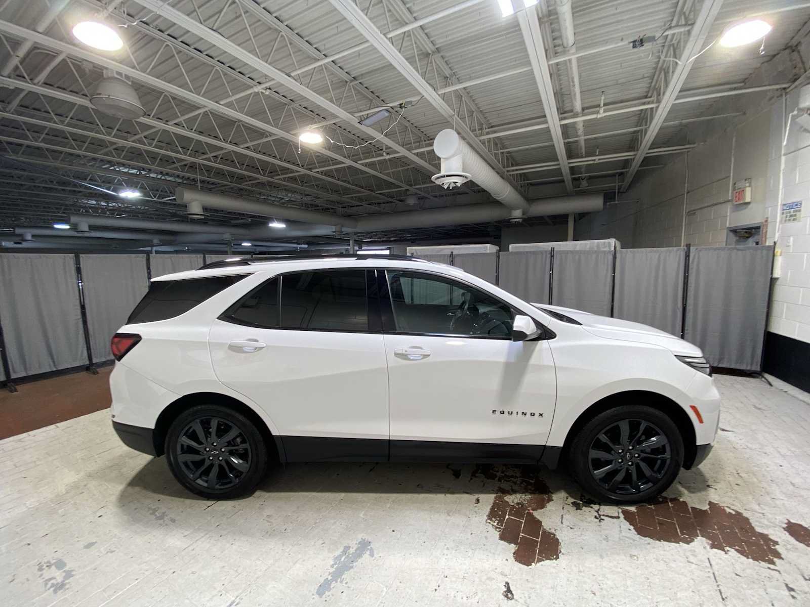 Used 2023 Chevrolet Equinox RS w/ LPO, Floor Liner Package AWD/4WD image 27