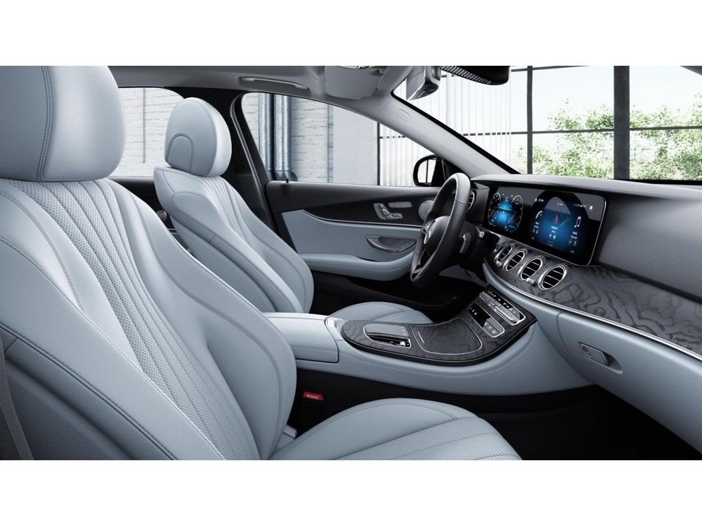 Used 2023 Mercedes-Benz E 350 4MATIC Sedan image 4