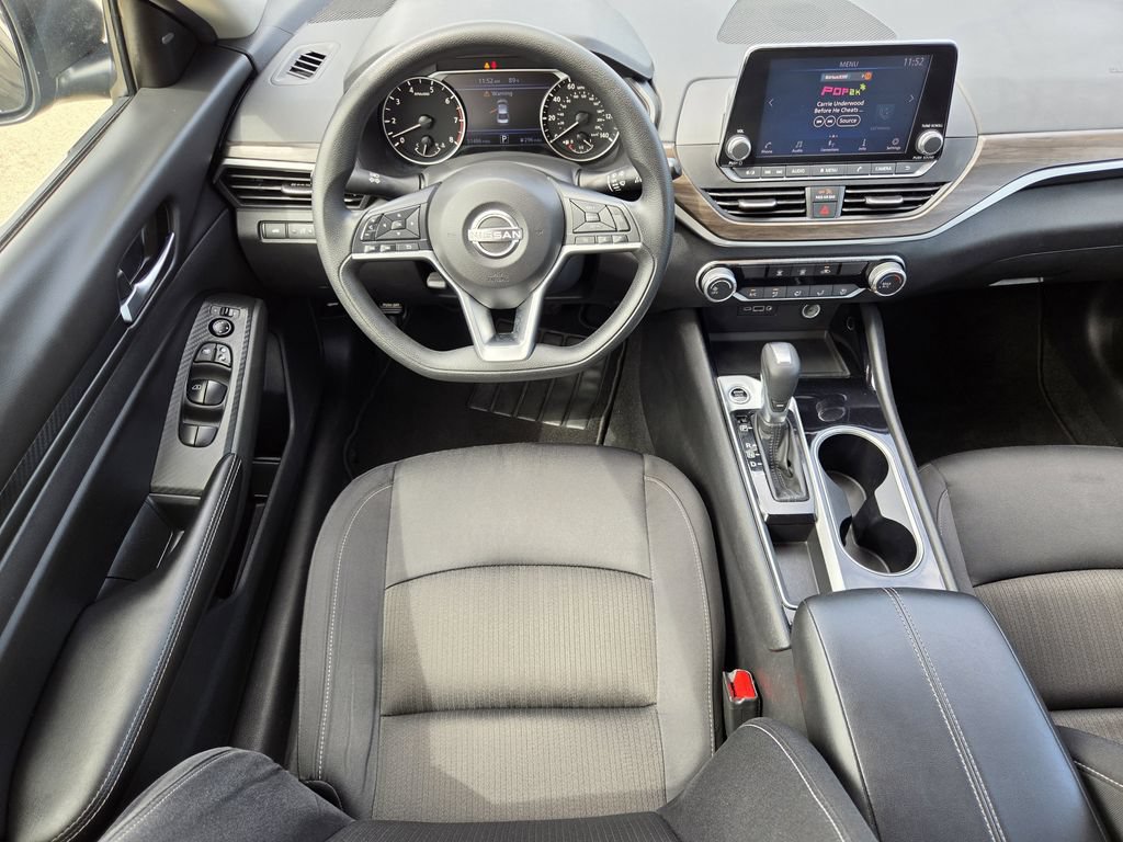 Used 2024 Nissan Altima 2.5 SV FWD image 14