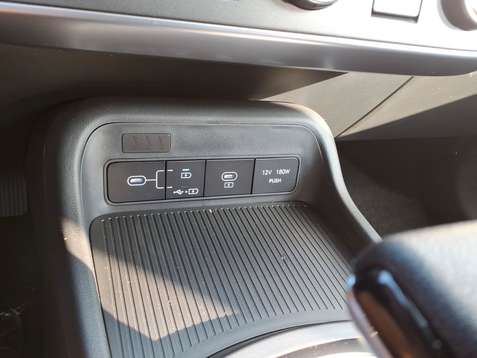 New 2027 Hyundai Kona SE AWD/4WD image 11