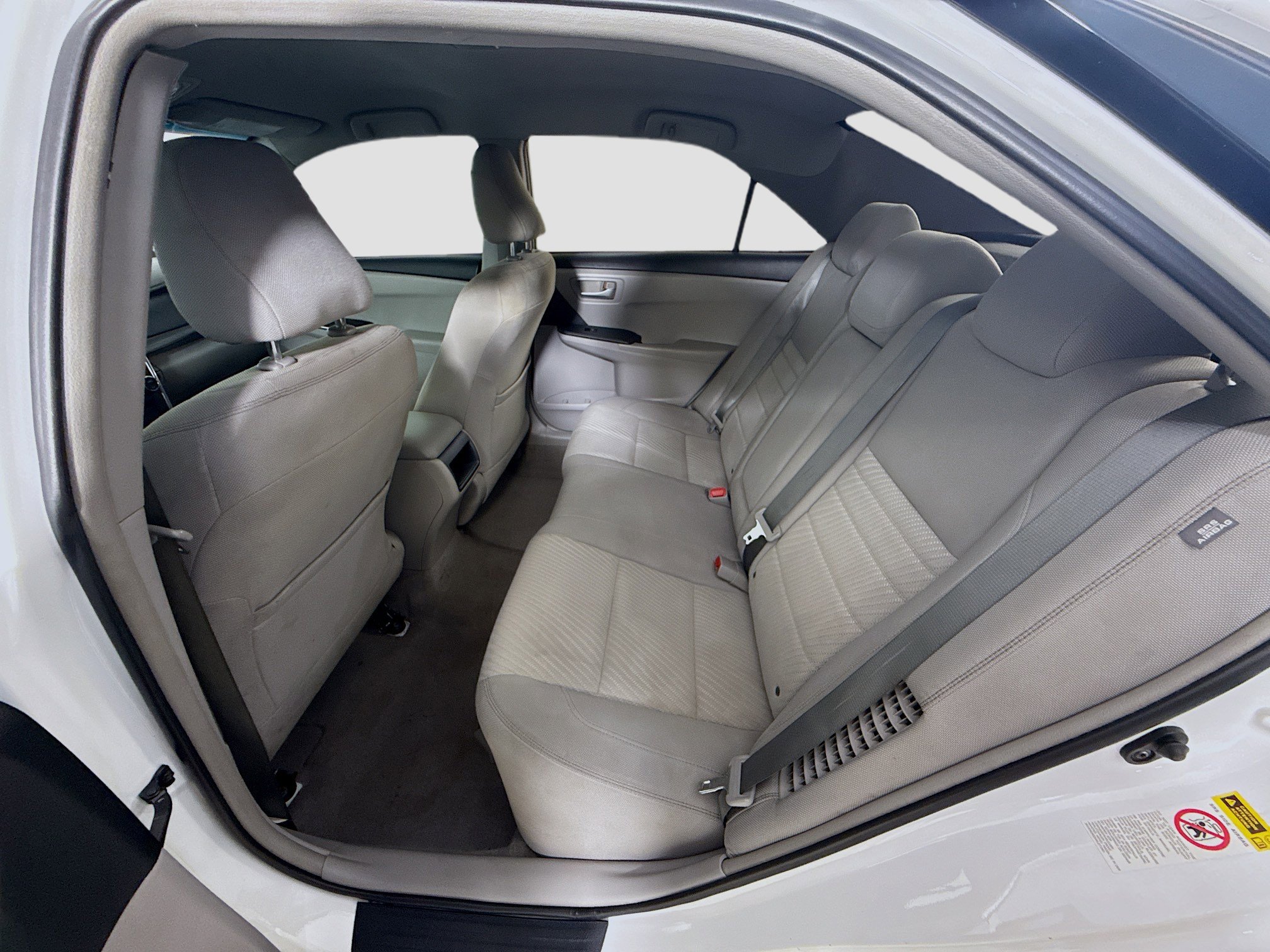 Used 2016 Toyota Camry LE image 25