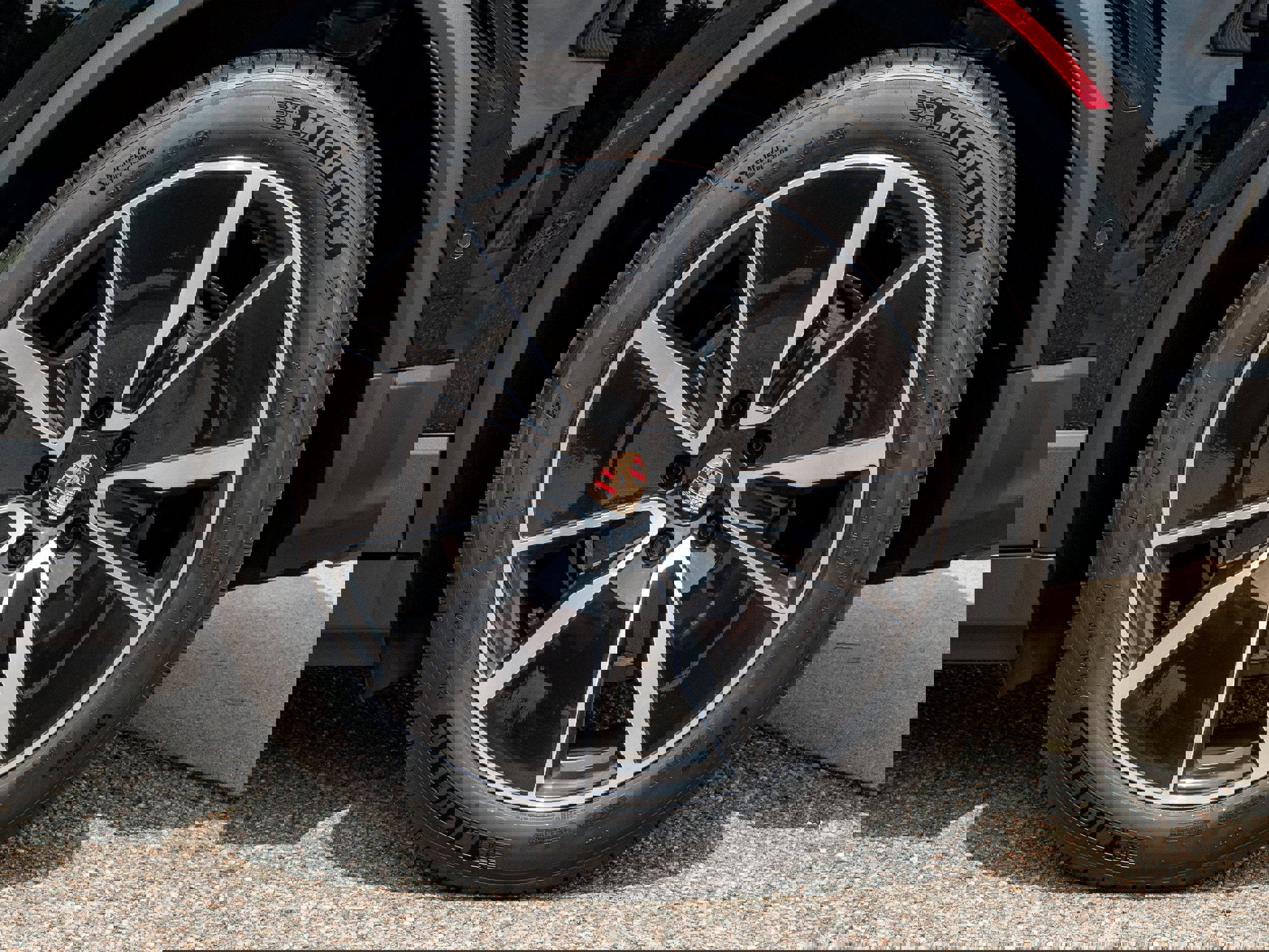 New 2025 Porsche Macan 4 Electric image 12