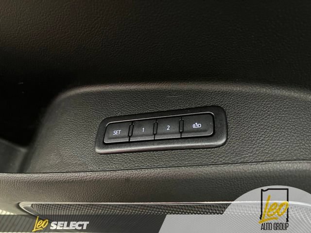 Used 2019 Chevrolet Suburban Premier AWD/4WD image 30