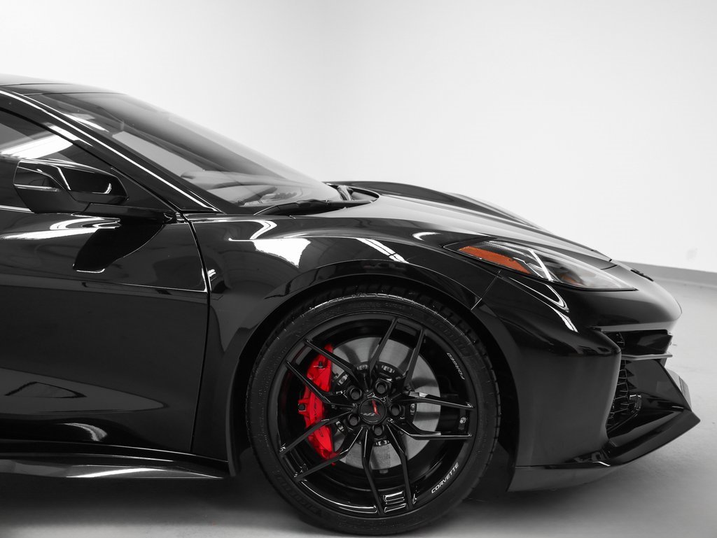 Used 2025 Chevrolet Corvette Z06 image 8