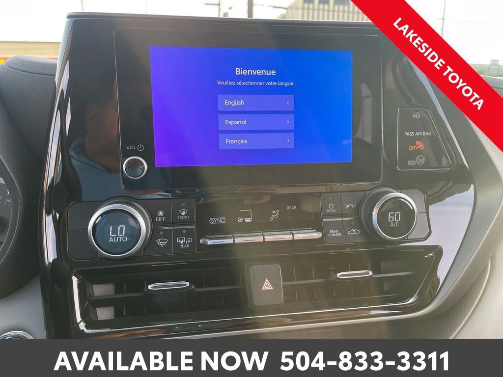 Used 2023 Toyota Highlander LE image 31
