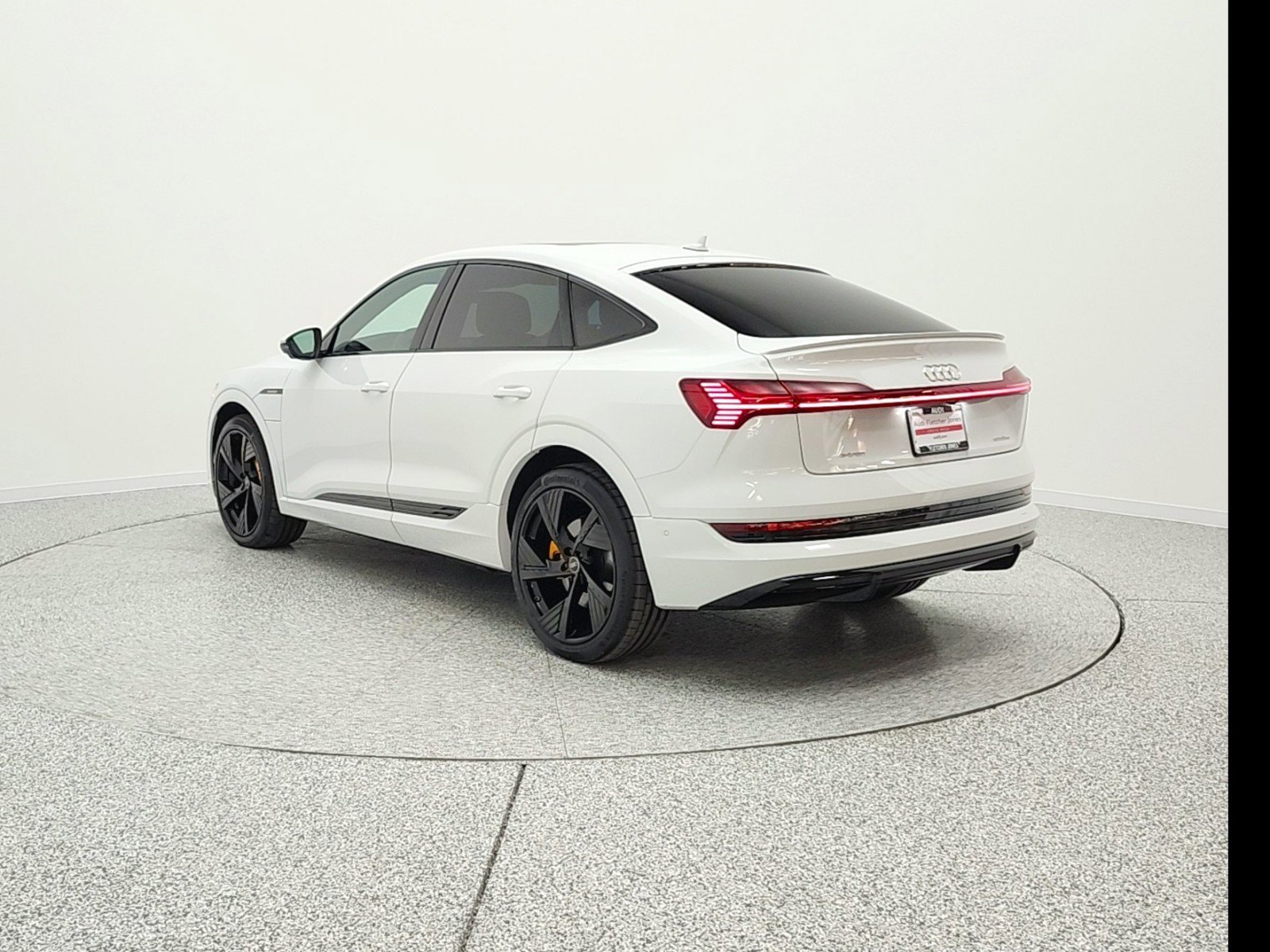 Used 2023 Audi e-tron Prestige w/ Prestige Package image 7