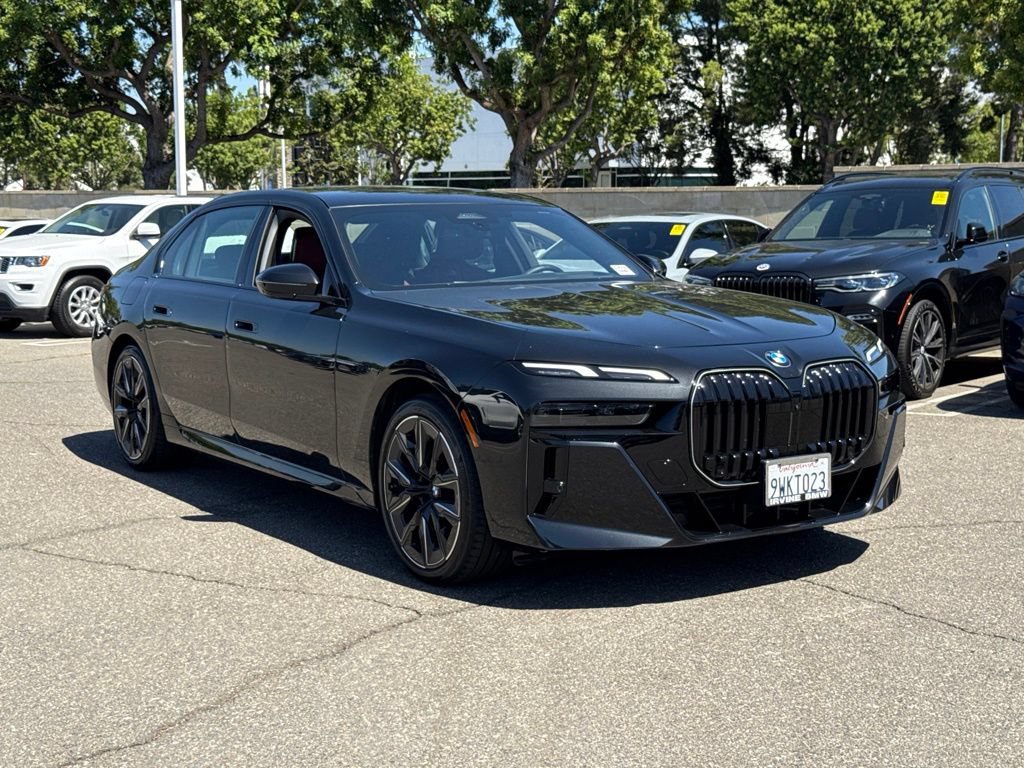 Used 2026 BMW 740i w/ Premium Package RWD image 6