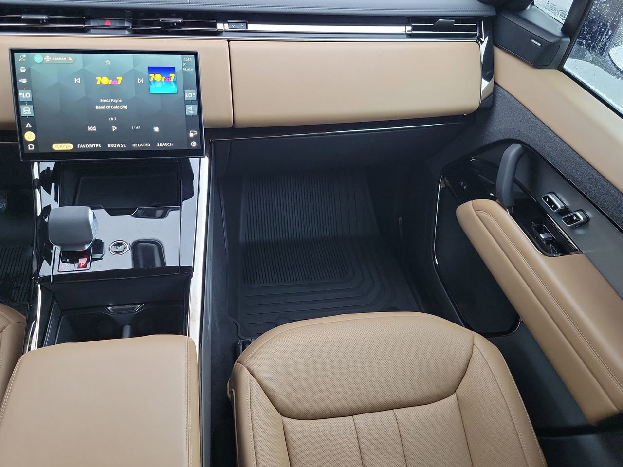 Used 2025 Land Rover Range Rover Sport SE image 16