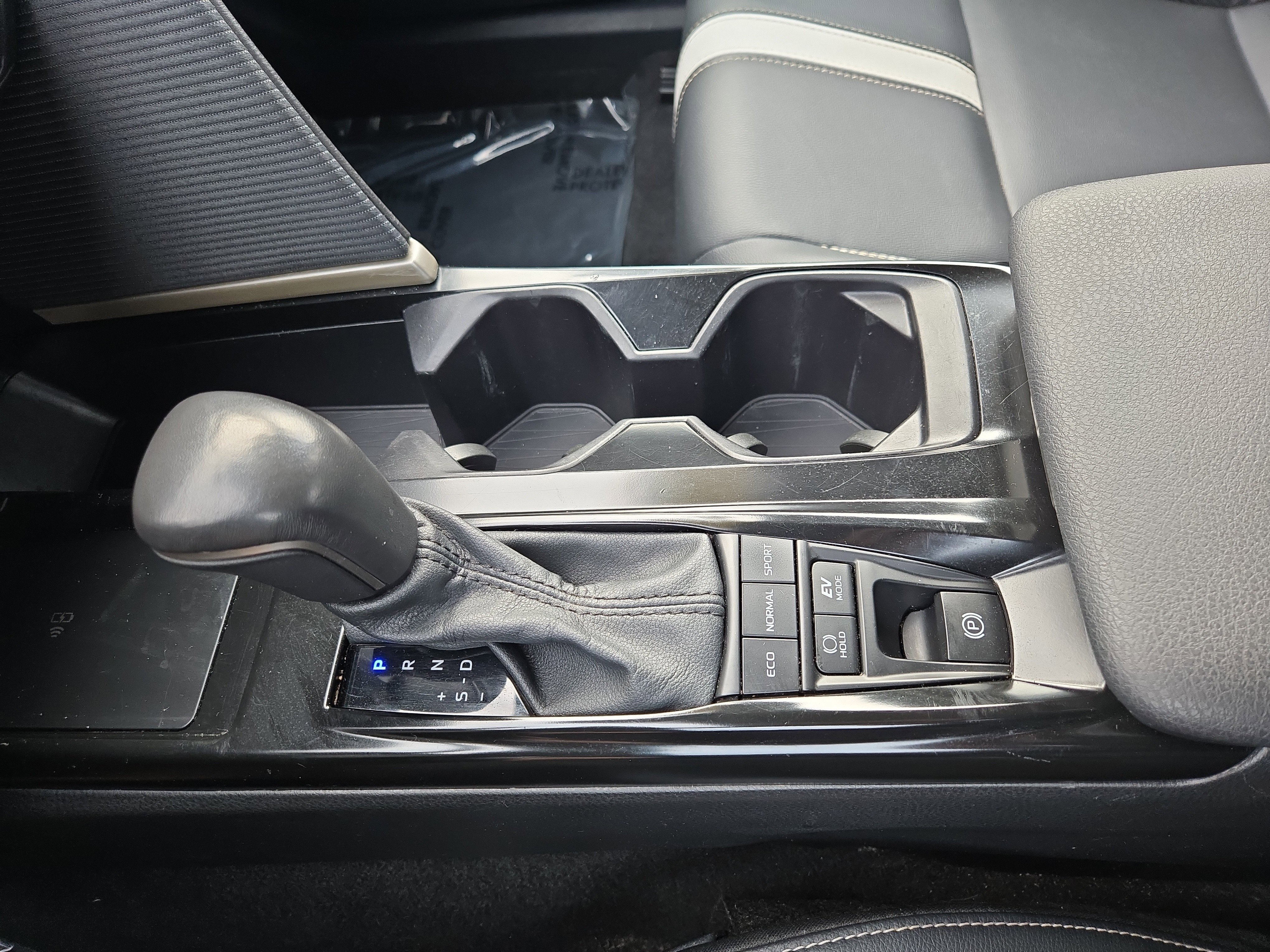 Used 2025 Toyota Camry SE image 21