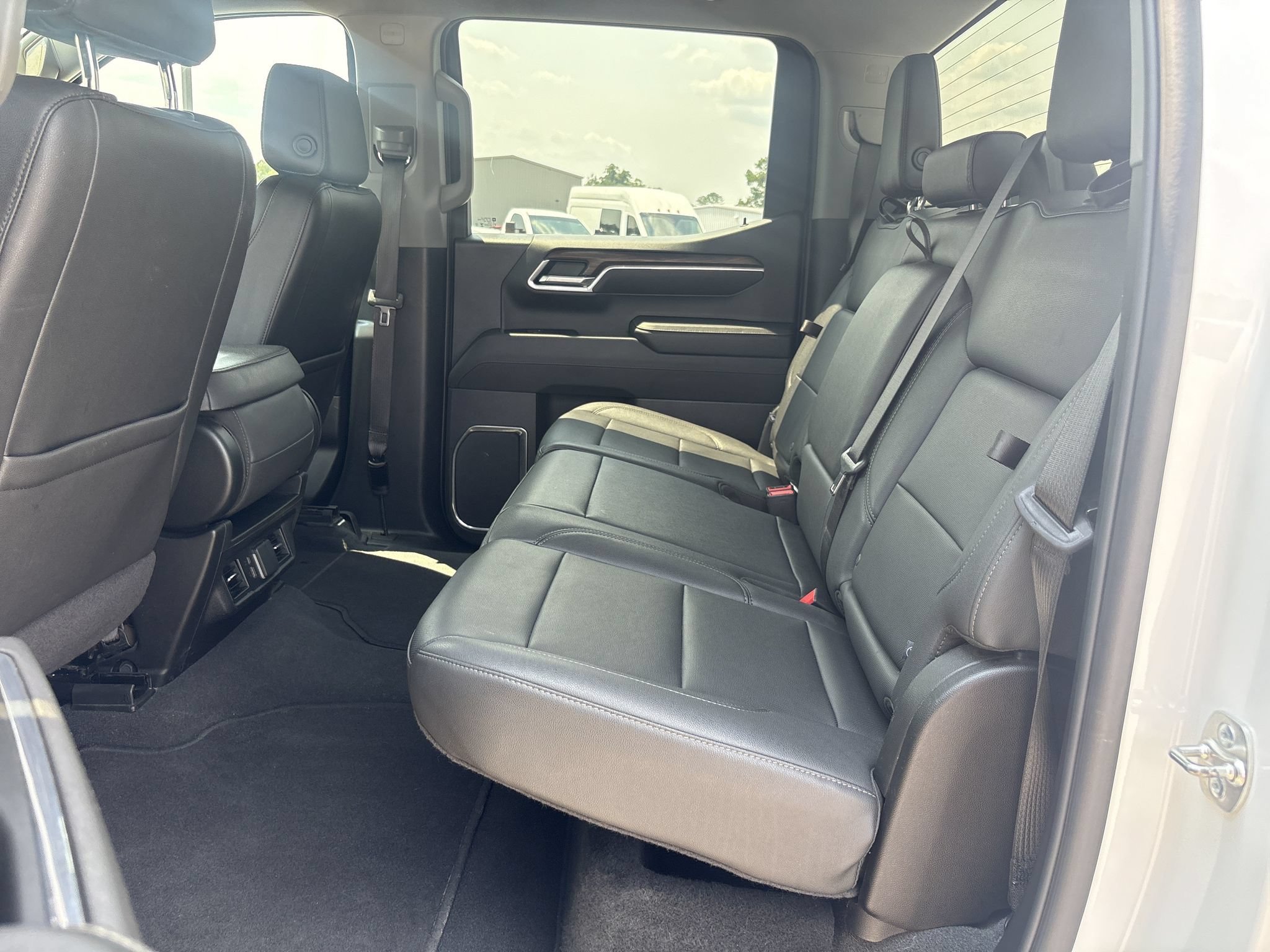 Used 2025 GMC Sierra 1500 SLT AWD/4WD image 18