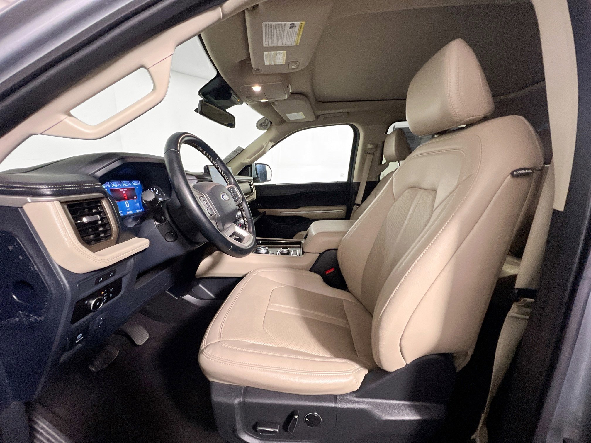 Used 2023 Ford Expedition Max Limited image 14