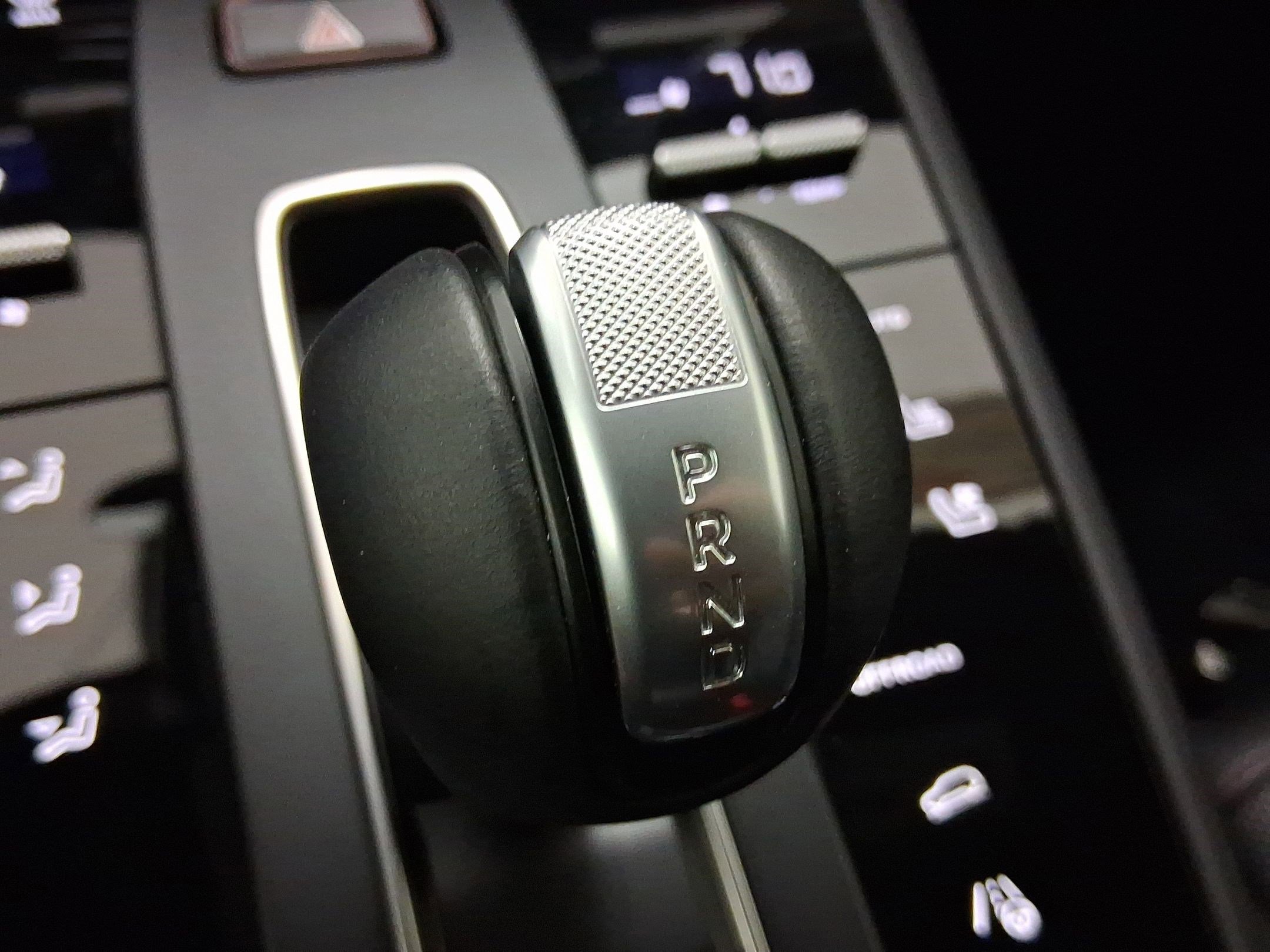 Certified 2025 Porsche Macan GTS image 29