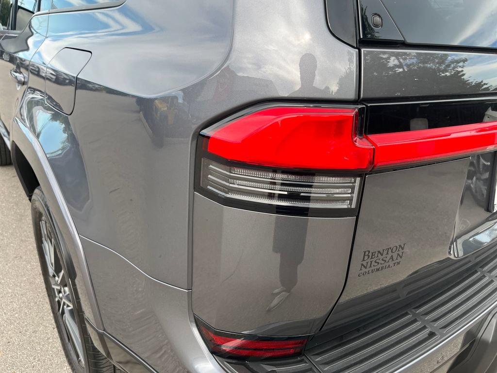 Used 2025 Lexus GX 550 w/ Accessory Package (2T) AWD/4WD image 37